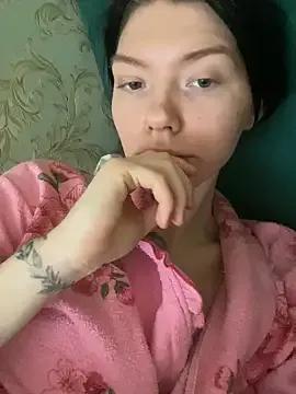 Lisaaa_Alisa on StripChat