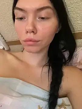 Lisaaa_Alisa on StripChat