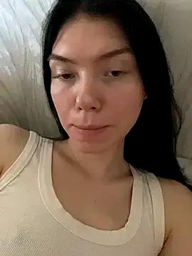 Lisaaa_Alisa on StripChat