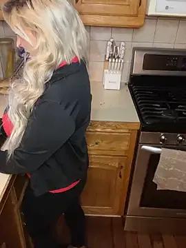 Freechat LittleMissEeve on StripChat