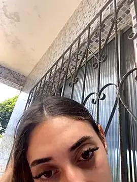 Freechat loirinhaaa on StripChat