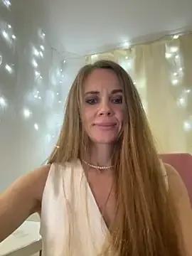 Freechat LucieMack on StripChat