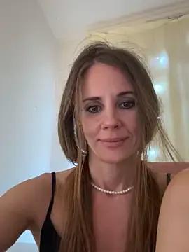 Freechat LucieMack on StripChat