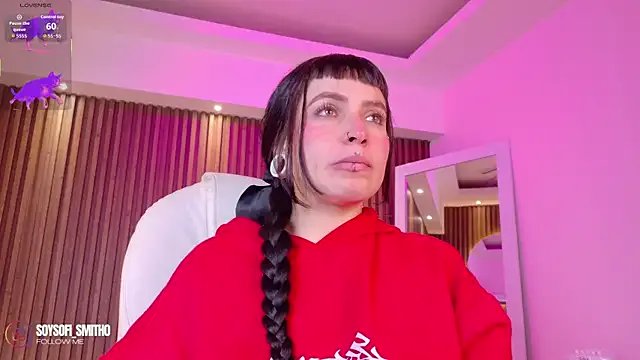 Lucy_Smith2 on StripChat