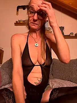 Private LucyLingerie78 on StripChat