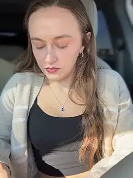 lunagirl13 on StripChat