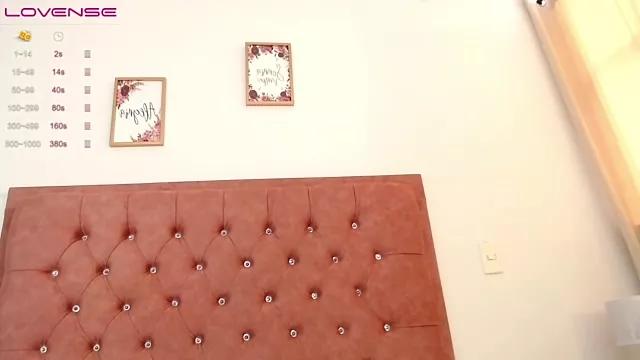 Freechat LunaZambrano on StripChat