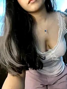 Freechat luv_johrrra on StripChat