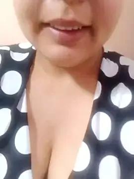 Freechat mari_layali on StripChat