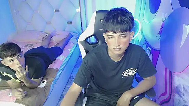 Maxwell_boys on StripChat