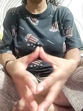 Freechat meenu_bhabhi547 on StripChat