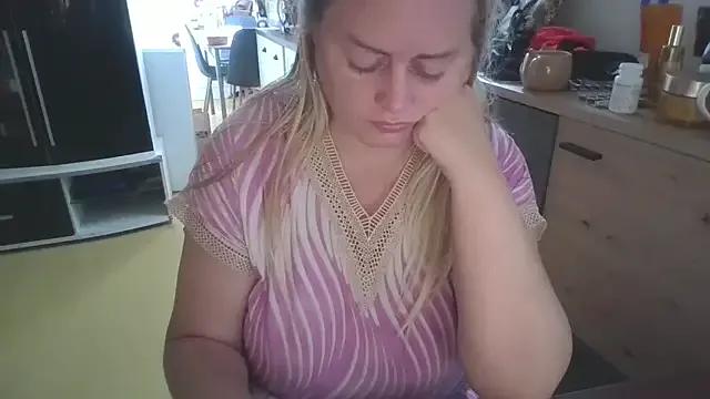 Freechat Meliss_Official9 on StripChat