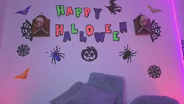 Freechat MiaCollinssx on StripChat