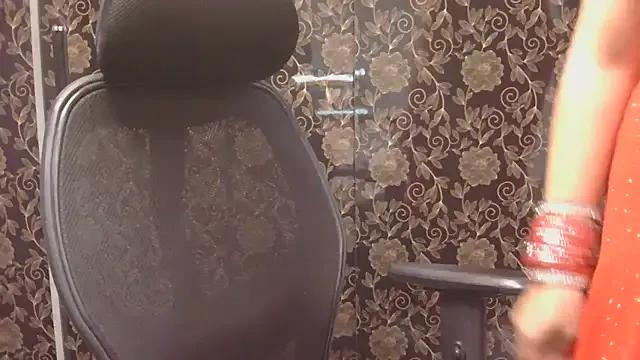 Freechat MilkyQueen69 on StripChat