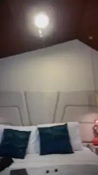 StripChat Miss_ary is Freechat Miss_ary — Spit on my ass and massage it