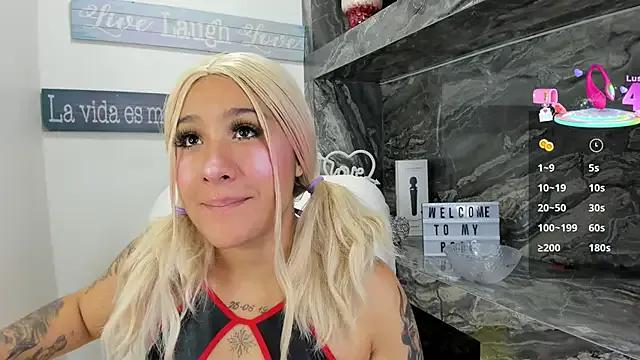 Freechat miss_danika on StripChat