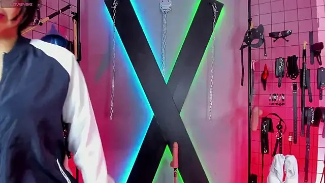 MissScarlet_Ela_bdsm on StripChat