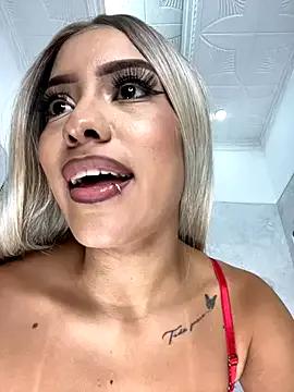 Freechat MystiqueXXX on StripChat