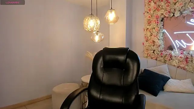 NataliaGaret on StripChat