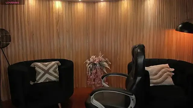 NataliaGaret on StripChat