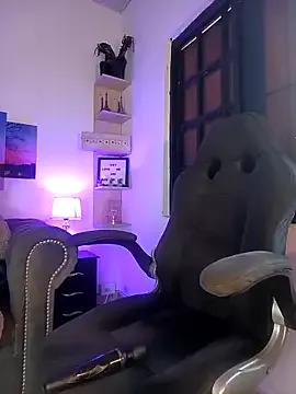 Freechat Naughty_Charly on StripChat