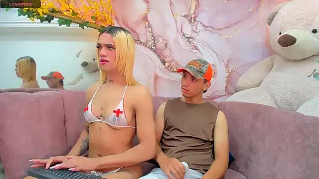 Private NaughtySweetss on StripChat