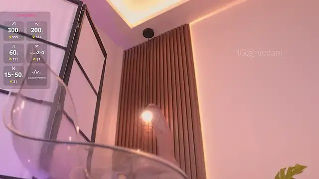 nicdani_1 on StripChat