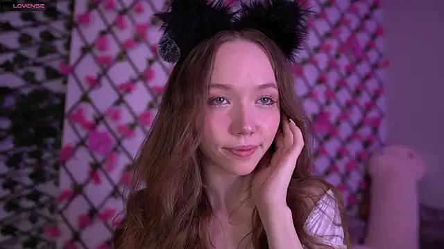 StripChat Petite_Polly is Freechat Petite_Polly — lick lips and kiss you muaaaah