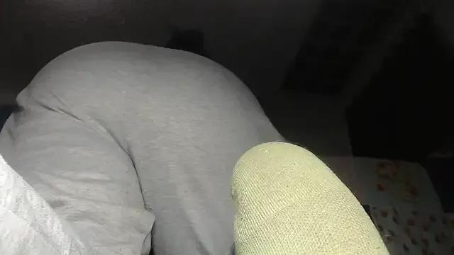 Freechat prettyangelsquirt on StripChat