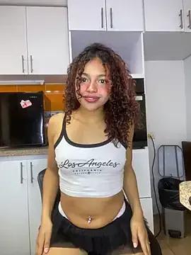 PrettyLia — DOGGY NAKED IN THE BED AND SPANK ASS 