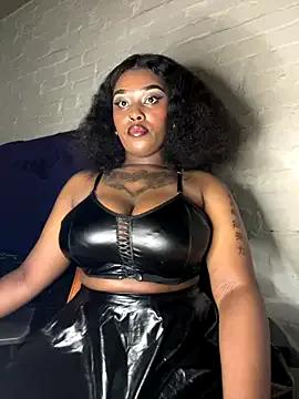 Freechat QUEEN_NOBUHLE_777 on StripChat