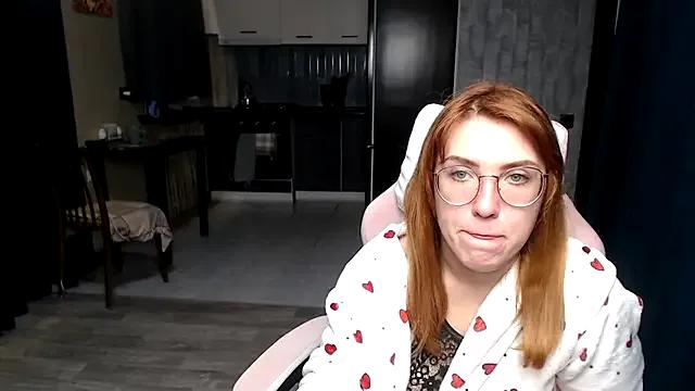 Freechat Reginasmilee on StripChat