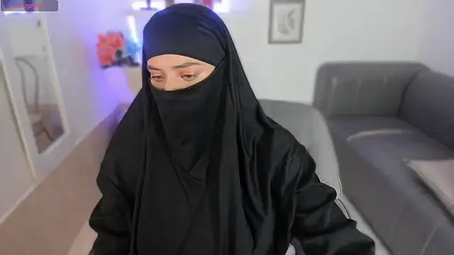 salma_arabicc on StripChat