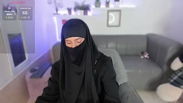 salma_arabicc on StripChat