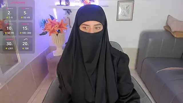 salma_arabicc on StripChat