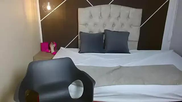 Freechat ScarletHott_ on StripChat