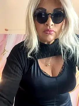 Freechat scarlett_sexx69 on StripChat