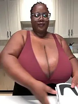 Freechat SexyHugeblackTitties on StripChat