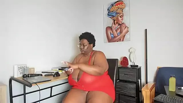 Freechat SexyHugeblackTitties on StripChat