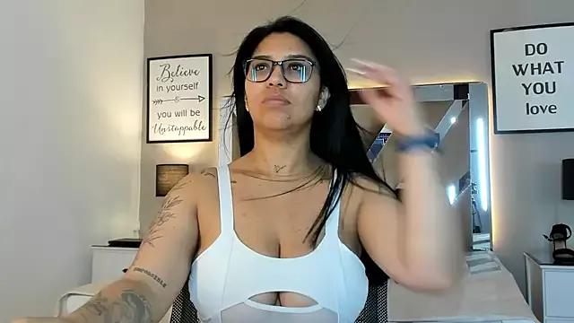 Private sharlott18 on StripChat