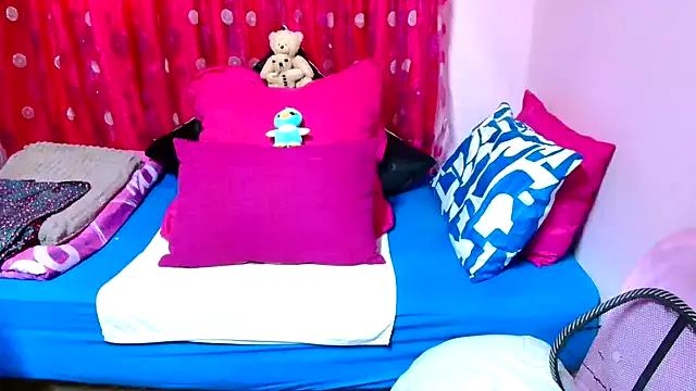 Private SLUTTYROXY on StripChat