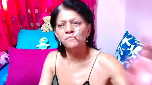 Private SLUTTYROXY on StripChat