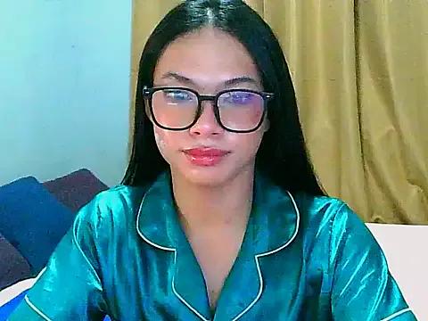 Freechat SluttyZowi on StripChat