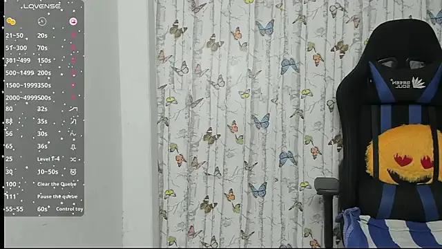 Freechat Smiley_Riya on StripChat