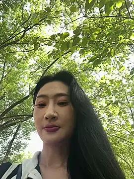 Freechat so-linger on StripChat