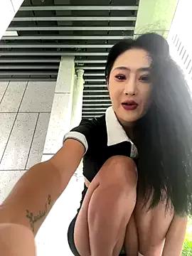 Freechat so-linger on StripChat