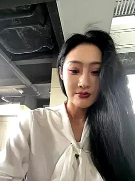 Freechat so-linger on StripChat