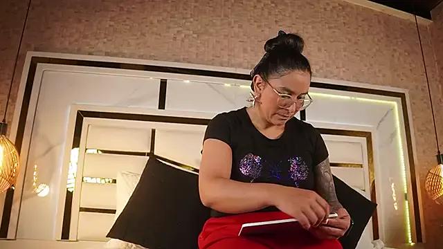 Freechat sophie_1 on StripChat