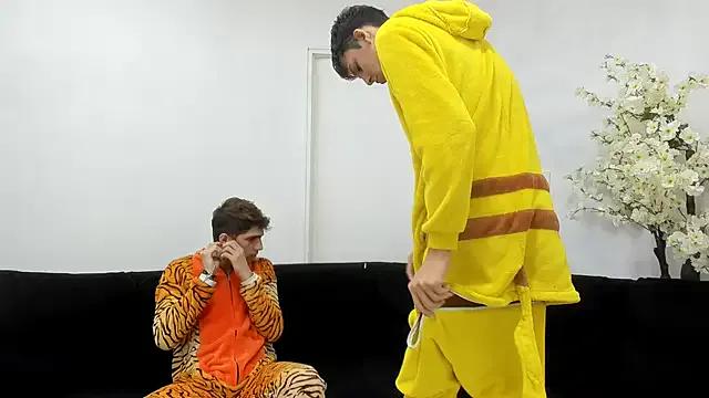 Freechat StrawwBoys on StripChat