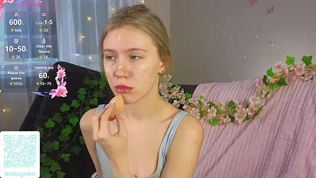 Succubelle — suck my tasty finger